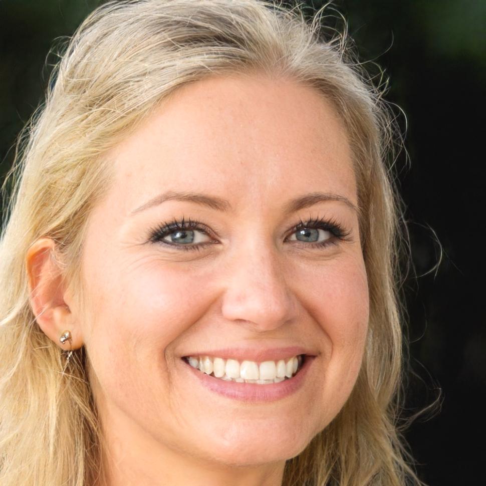Dr. Anna Weber - Finanzexpertin